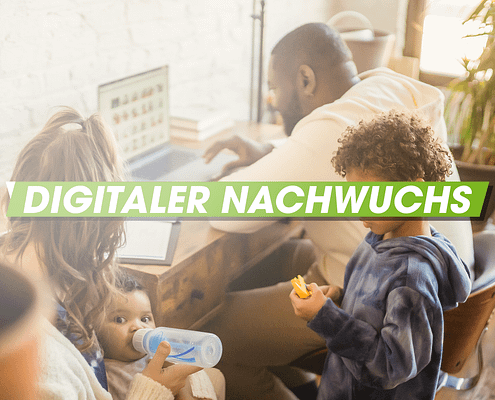 Familie mit Rechner