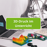 3D-Objekte ausgedruckt auf einem Schreibtisch