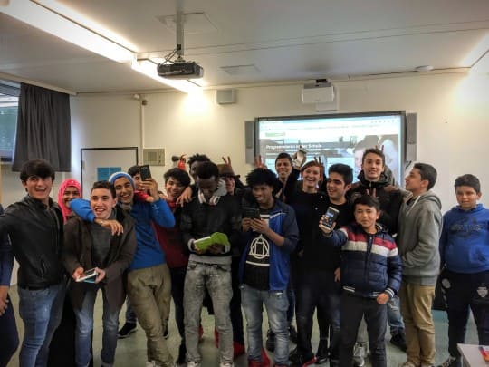 Gruppenbild mit internationalen SchülerInnen